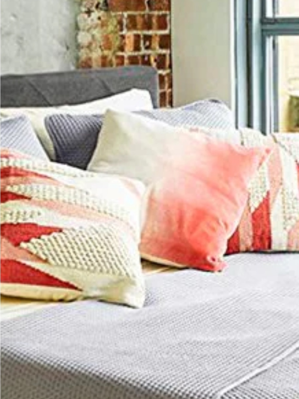 Refinery29 Sloane Full / Queen Quilt Set – New in Box (90x90)
